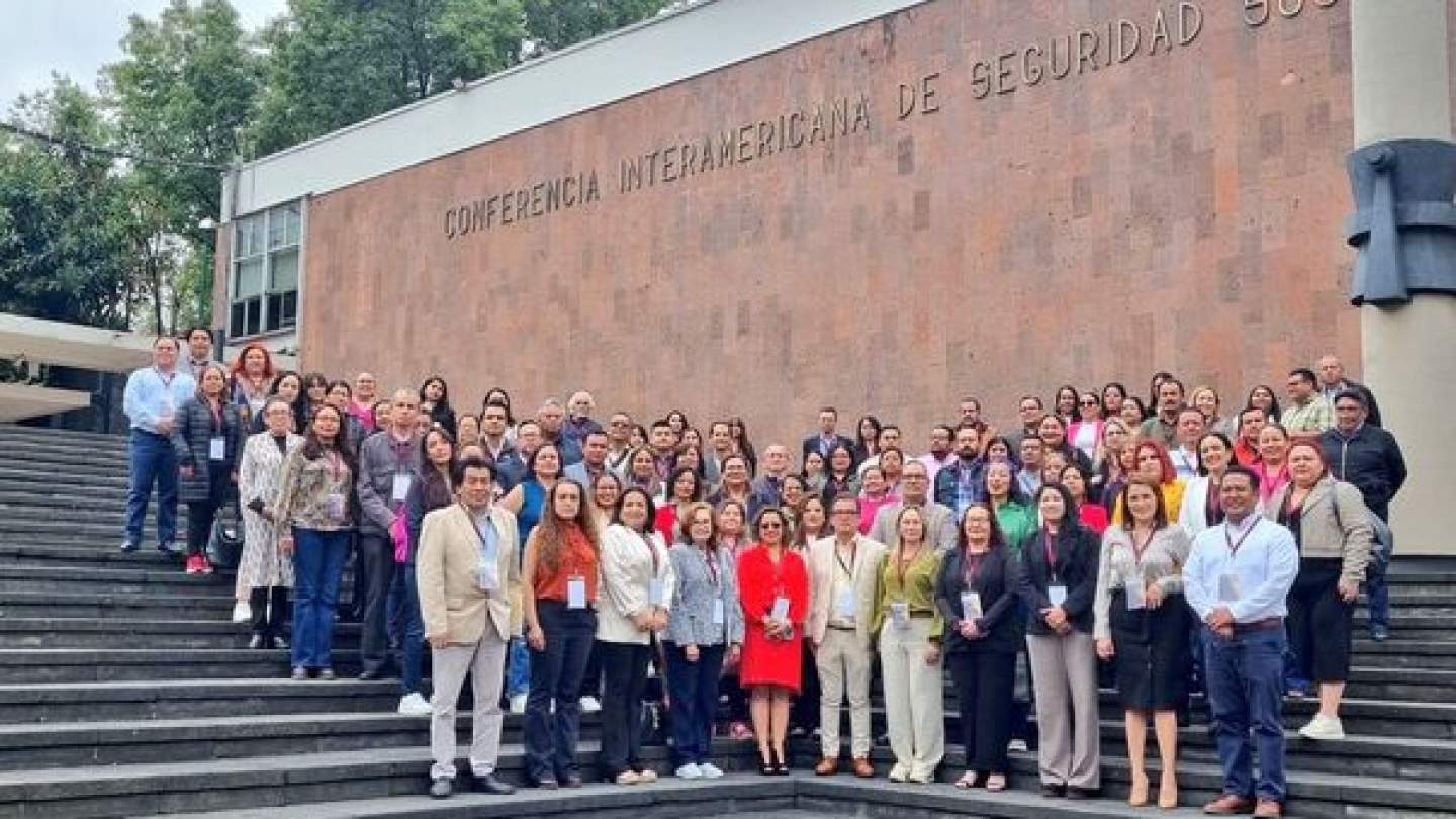 Participación en la formación nacional en el marco de la Estrategia por la Alfabetización hacia un Avance Significativo.