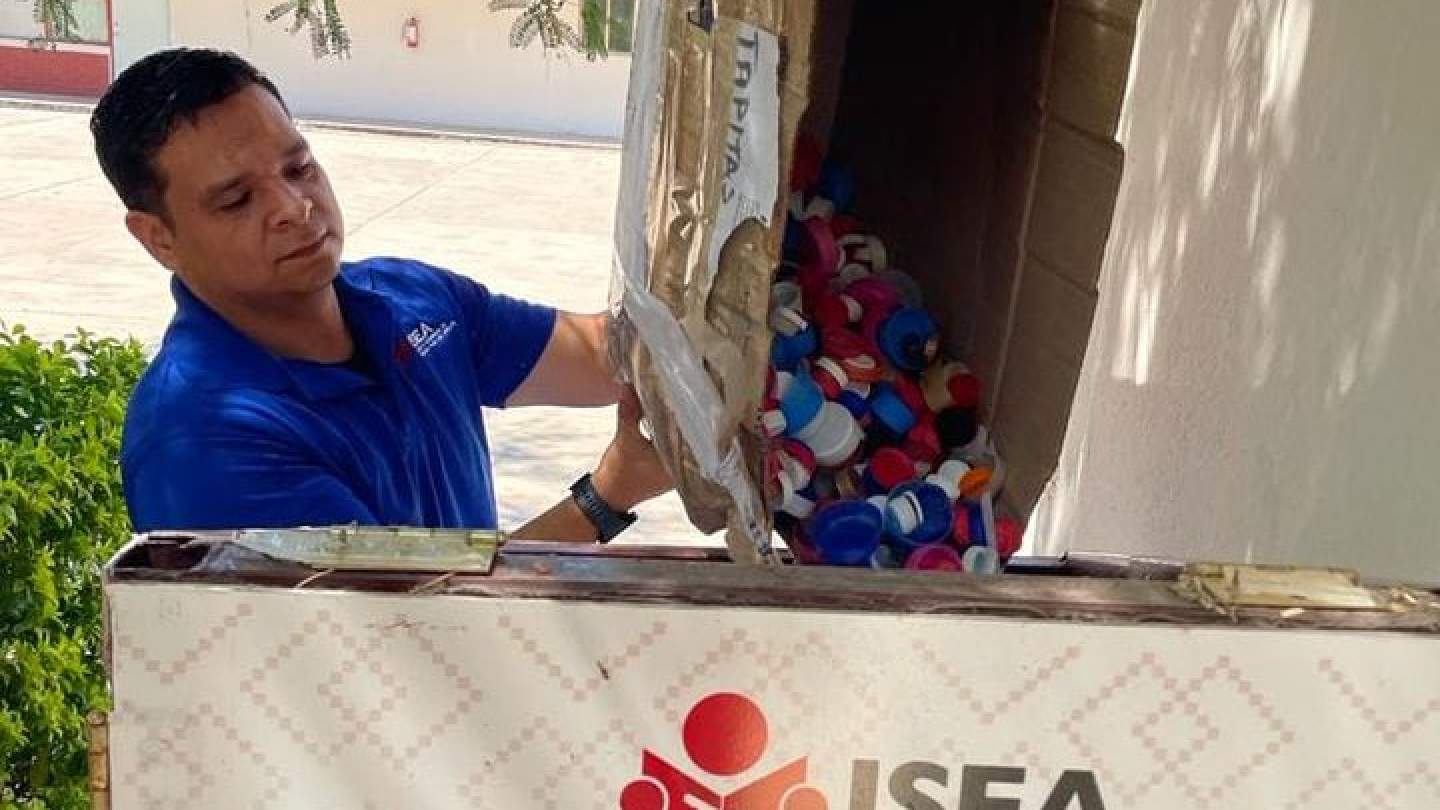 Continuaremos recolectando tapitas de plástico en nuestro centro de acopio de Dirección General del ISEA.