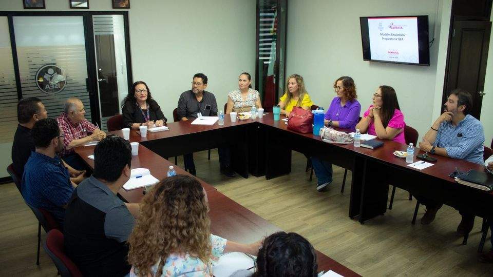 ISEA llevó a cabo capacitación sobre los modelos educativos Prepa ISEA–Sonora y Plan 33/Tradicional para asesoras y asesores de preparatoria, pertenecientes al ITAMA y al CERESO No. 2 impartida por el personal de la Coordinación de la Preparatoria ISEA.