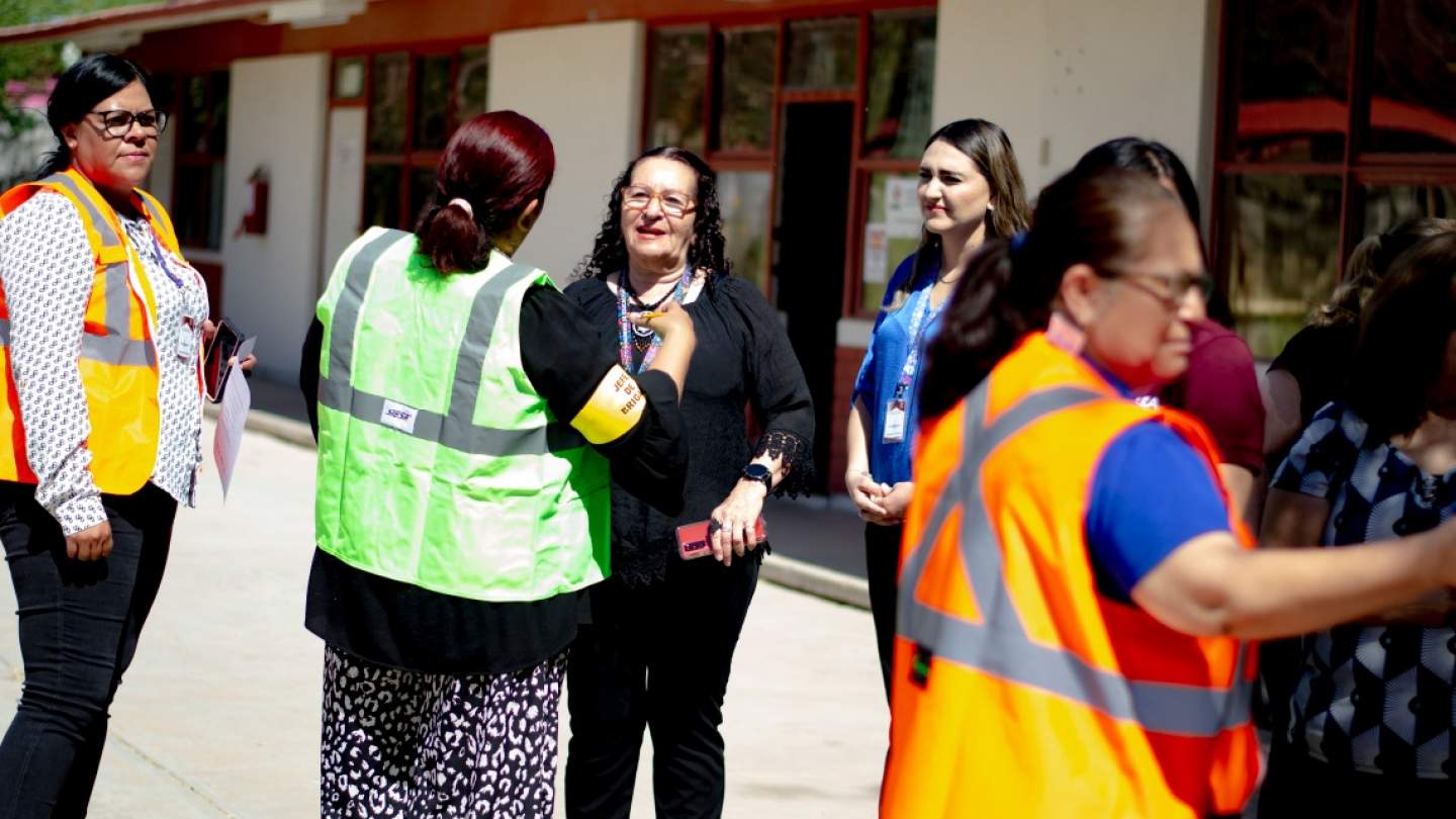 Participación del personal del Instituto Sonorense de Educación para los Adultos (ISEA) en el #1erSimulacroNacional2023