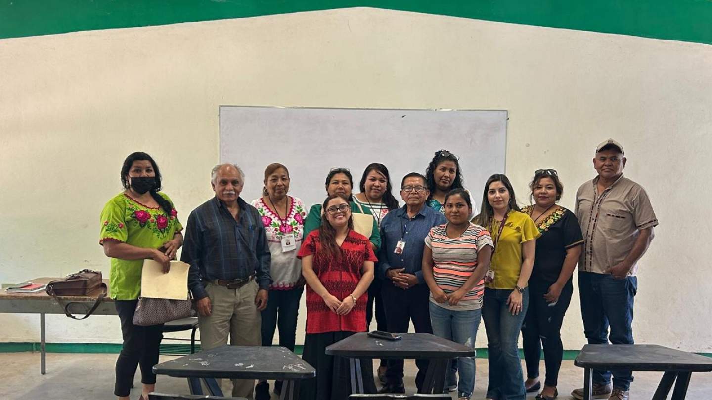 Reunión de trabajo con el equipo de personas que apoyarán en la elaboración del Módulo 3 para Alfabetización Indígena Bilingüe en lengua Yaqui