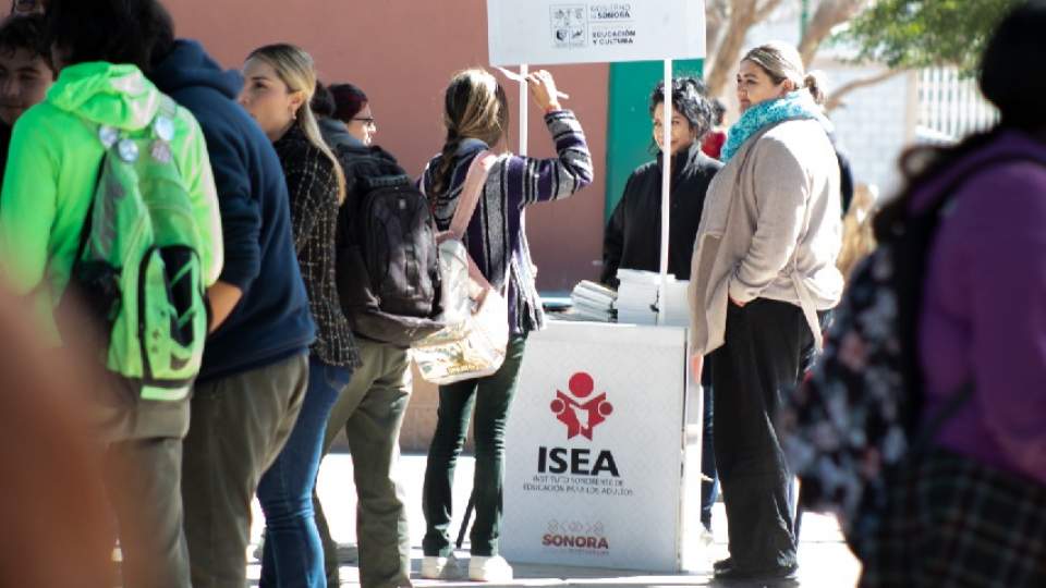 Se llevó a cabo la Feria Educativa en el plantel CONALEP III