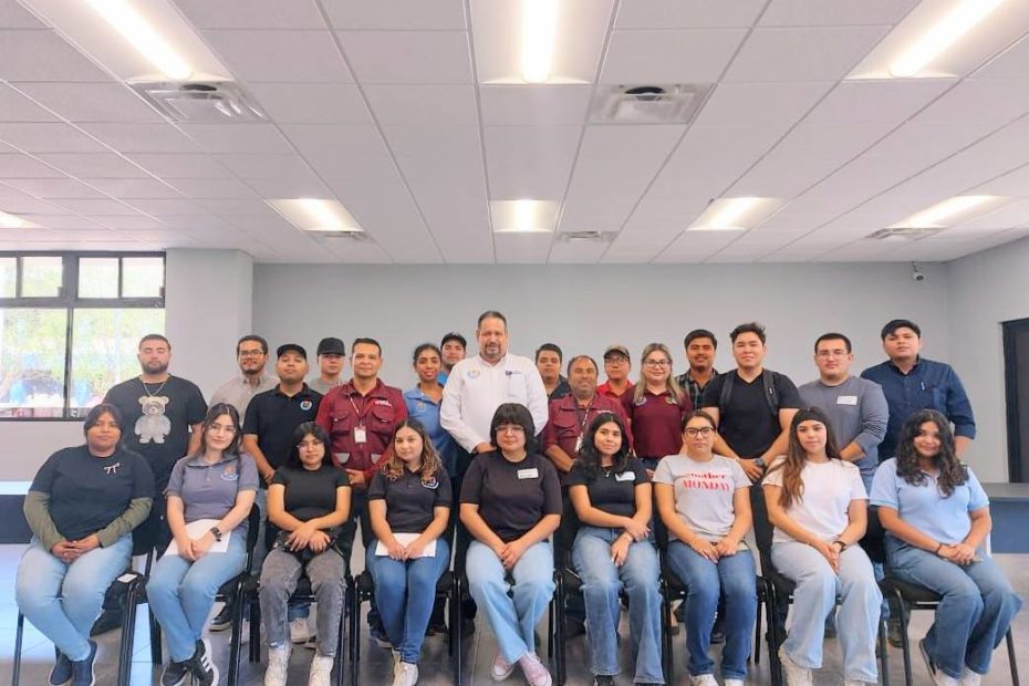 ISEA impartió el Curso-Taller Alfabetización para el Bienestar Compartido, dirigido a jóvenes prestadores de servicio social y a personas voluntarias alfabetizadoras del ITHUA.