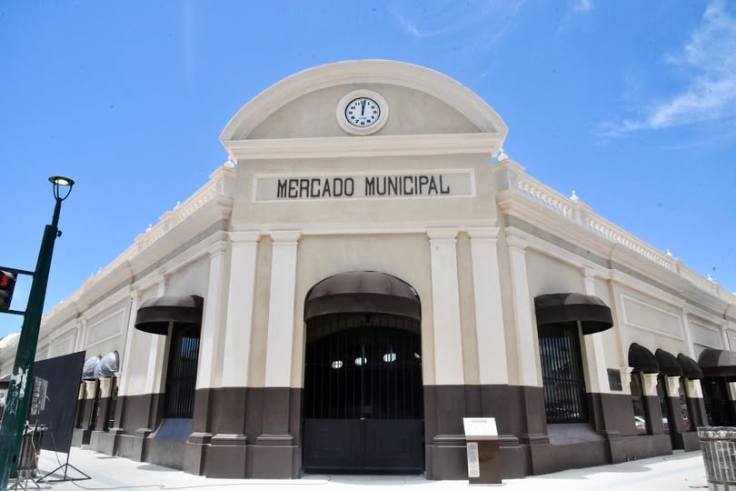 Lo que estaba en ruinas, hoy vuelve a tener vida. El gobernador @AlfonsoDurazo rescató el Mercado Municipal No. 1 “José María Pino Suárez” para que Hermosillo recupere su corazón.