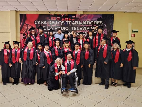 Entrega ISEA certificados de bachillerato a beneficiarias y beneficiarios que concluyeron en Prepa-ISEA