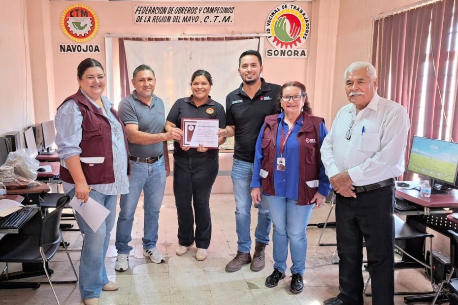 Visita la titular del ISEA las instalaciones de la Plaza Comunitaria CTM en Navojoa