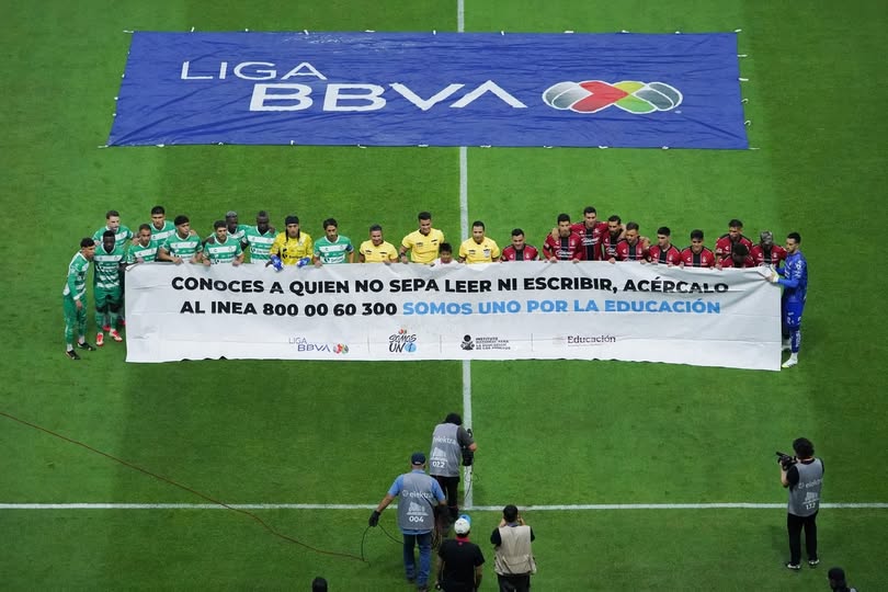 ¡Vamos juntos en pro de la educación y la alfabetización! 👊 Somos uno en esta misión. 🙌 Federación Mexicana de Fútbol | INEA Nacional | Secretaría de Educación Pública